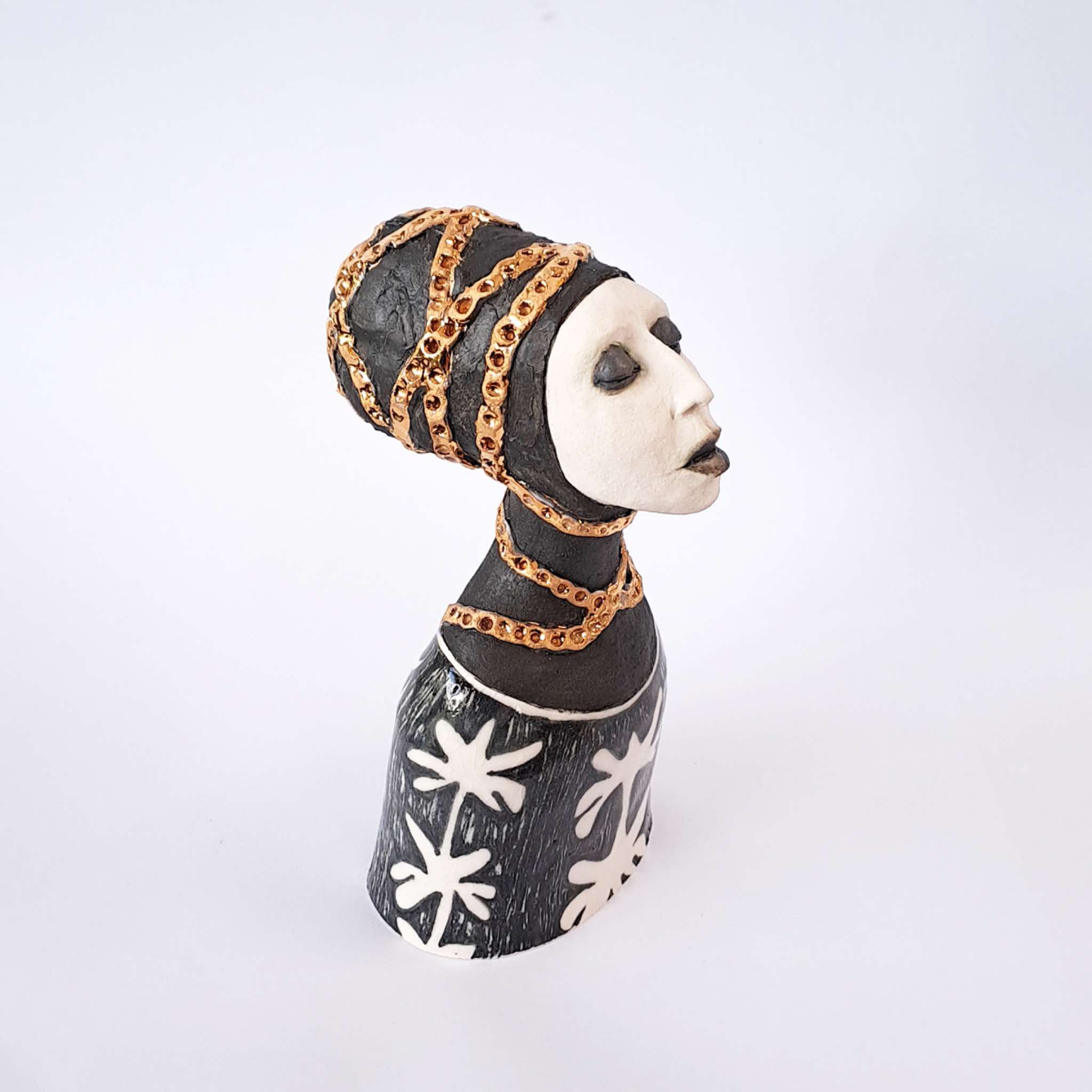 Ayelet Lalor - Ortenzia Caviglia as Tsi-Nan-Fu - glazed porcelain with gold - €600 - SOLD