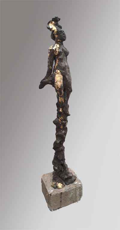 Ayelet Lalor - Adorned - ceramic, gold leaf - 48 x 10 x 8 cm - €280