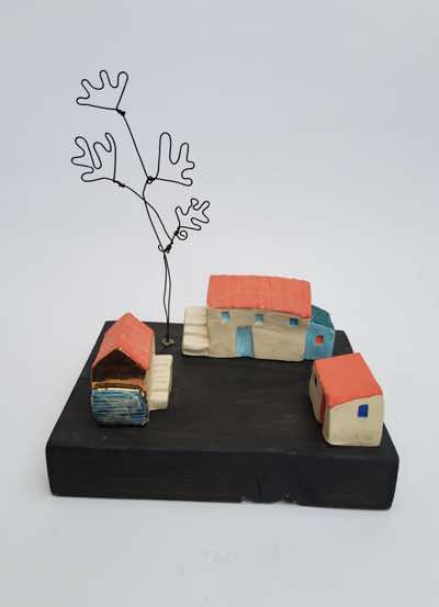 Etain Hickey - Clos Feirme na comharsan - trio with tree - 17 x 14 cm - €145
